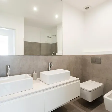 شقة The Alcantara Metropolitan Apartment, Gateway To The
