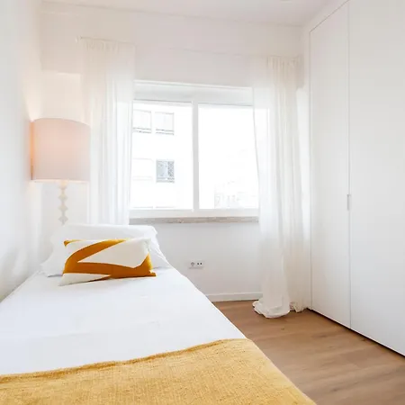 The Alcantara Metropolitan Apartment, Gateway To The リスボン