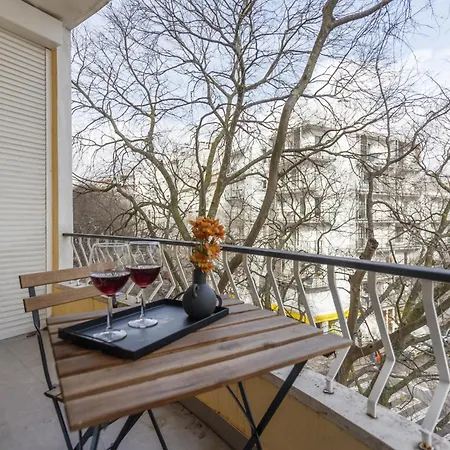 The Alcantara Metropolitan Apartment, Gateway To The アパート