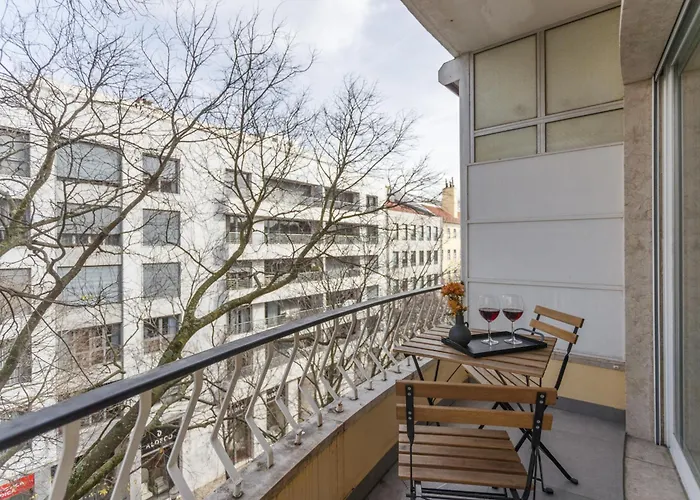 Apartment The Alcantara Metropolitan Apartment, Gateway To The Lisbon
